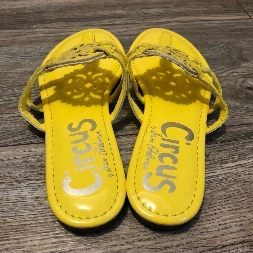 NWOB  Sam Edelman Yellow Canyon Medallion Sandals Size 6 - Picture 5 of 12